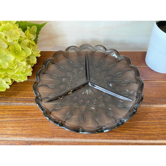 Vintage Smoke Gray Scalloped Divided Plate - Picture 1 of 4